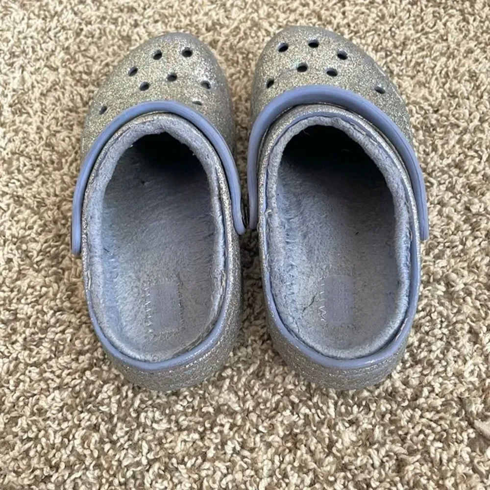 Size 1 / Girls Lined Crocs